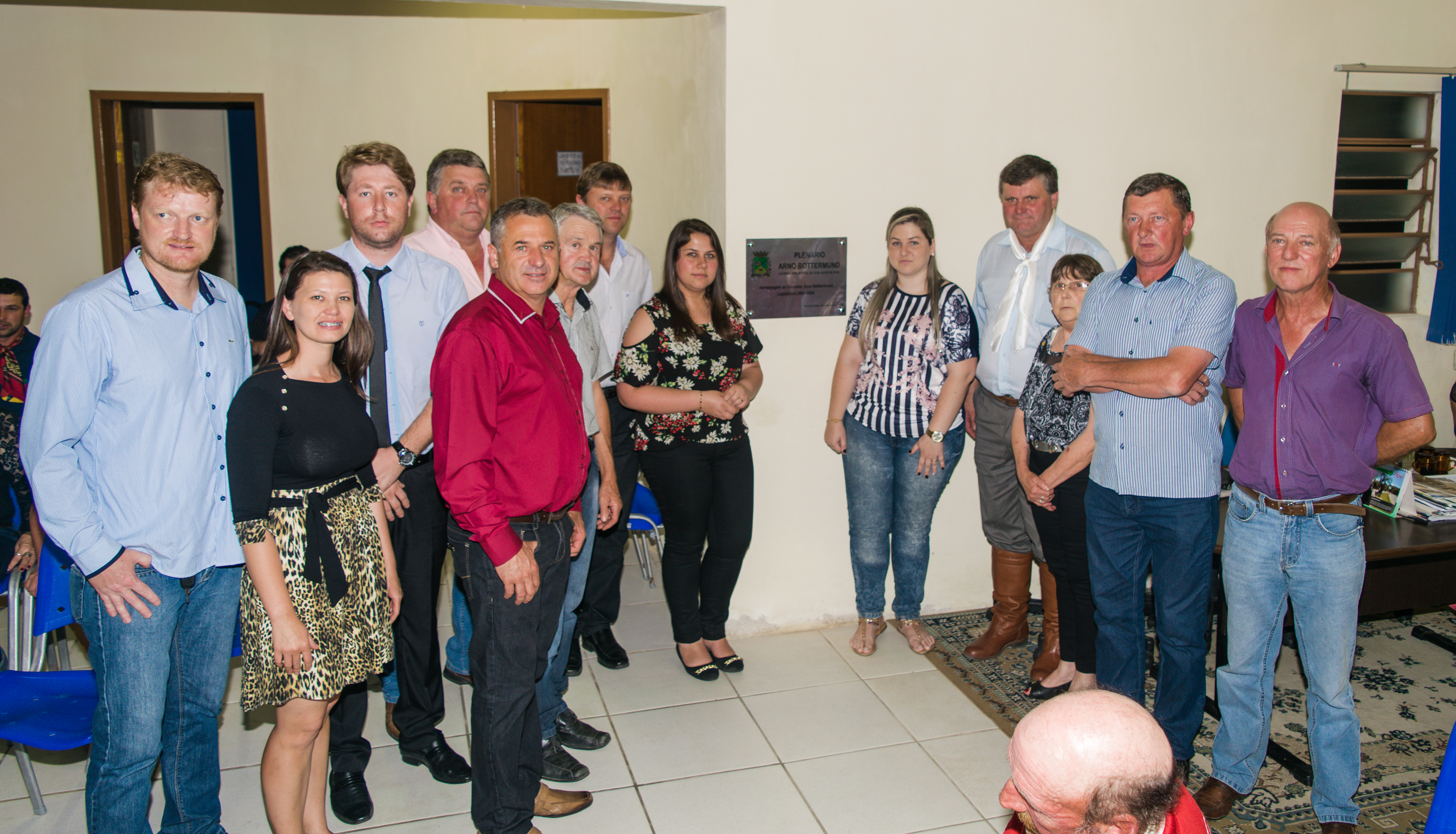 Câmara de Vereadores realizou Sessão Solene alusiva à inauguração da placa de identificação e homenagem – Plenário Arno Bottermund