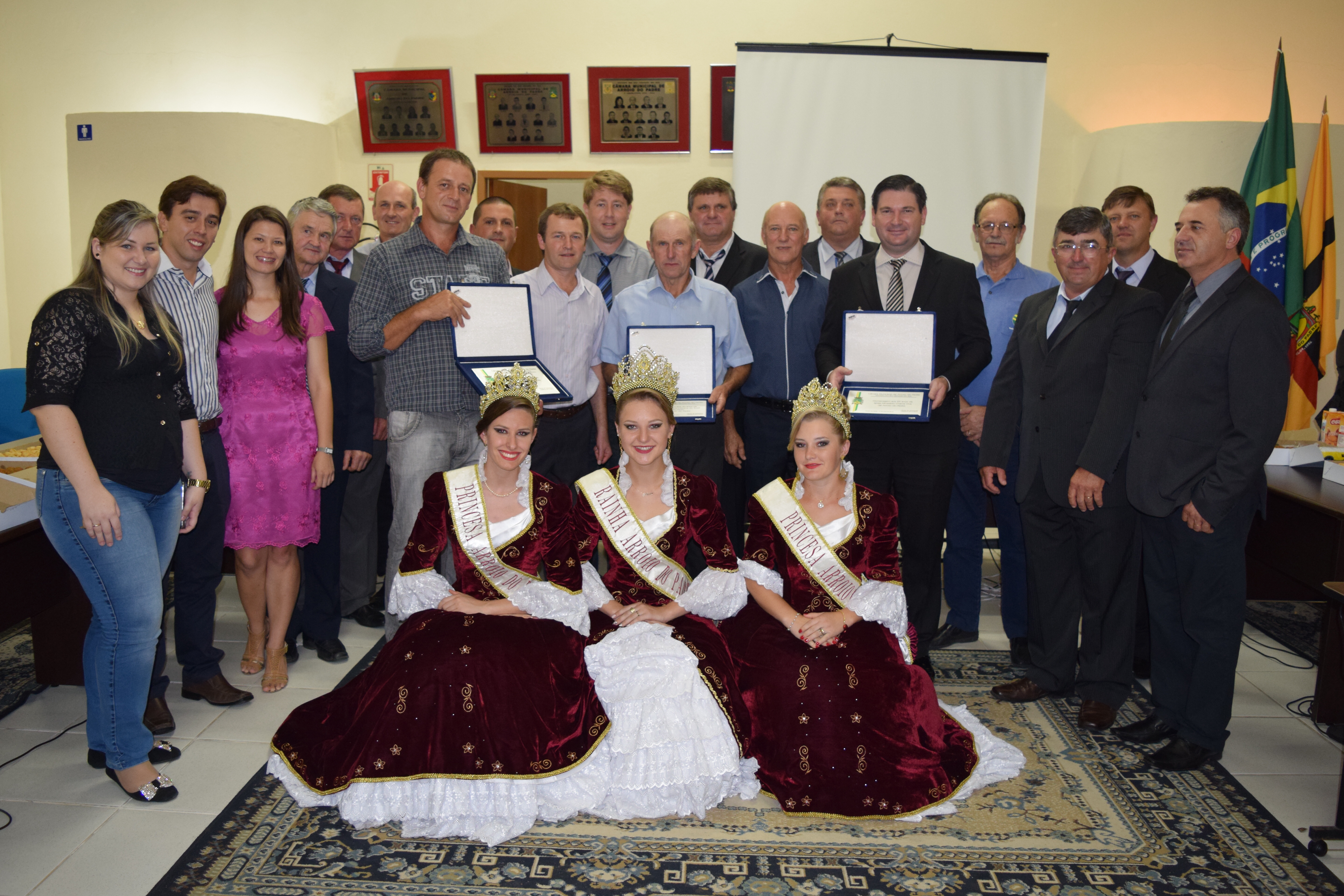 Sessão Solene em comemoração ao 20º Aniversário de Emancipação, à 14ª Festa Municipal de Arroio do Padre e à 10ª Festa Regional do Caqui da Maçã